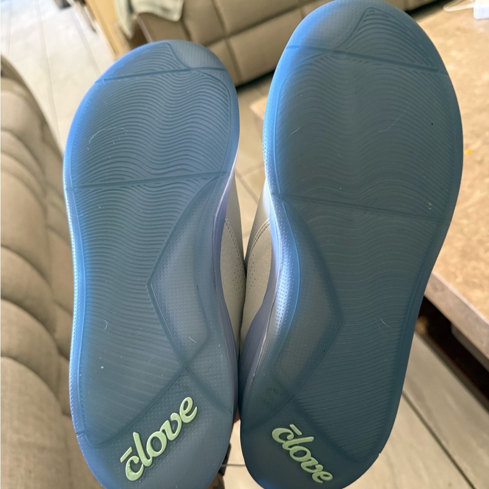 White and Blue Streamlined Sneakers with Cushioned Midsole - Picture 13 of 13